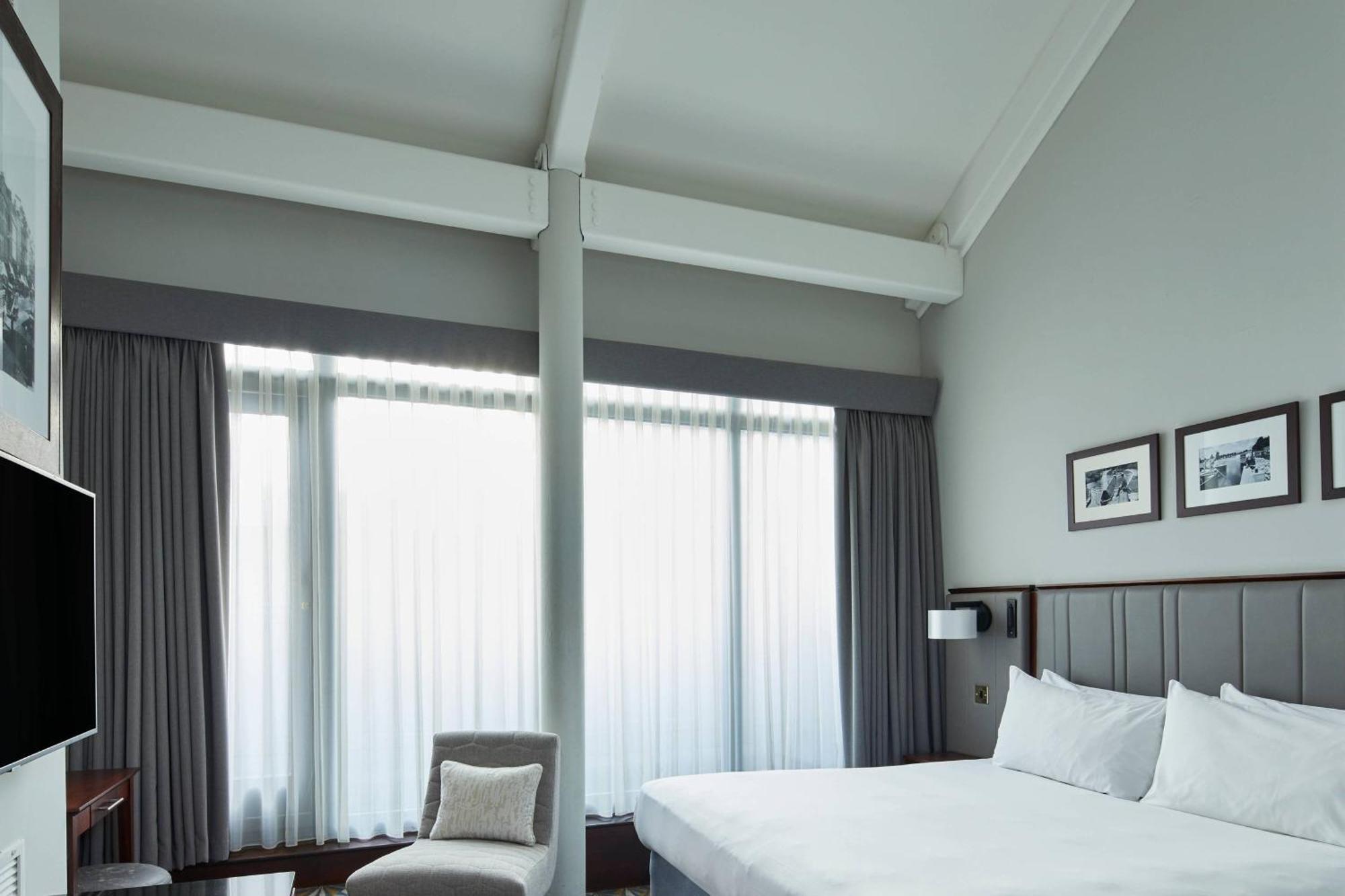 Manchester Marriott Victoria & Albert Hotel מראה חיצוני תמונה
